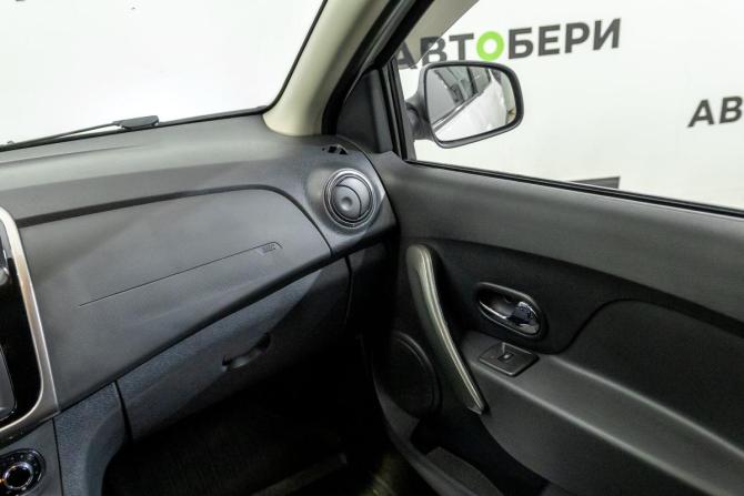 Renault Sandero II Рестайлинг с пробегом 2019 года, цена 1 044 000 рублей, 81000 км, хэтчбек, Автокод Объявления