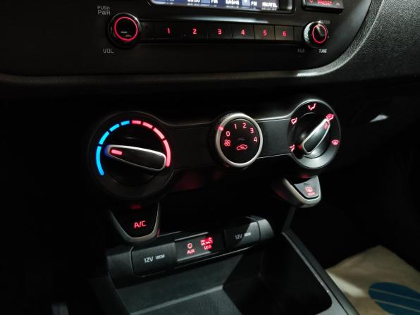 Kia Rio IV с пробегом 2017 года, цена 980 000 рублей, 196165 км, седан, Автокод Объявления