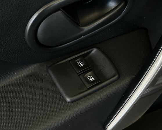 Renault Logan II Рестайлинг с пробегом 2020 года, цена 1 220 000 рублей, 50050 км, седан, Автокод Объявления