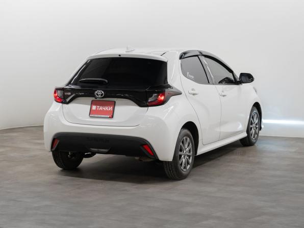 Toyota Yaris IV с пробегом 2021 года, цена 1 170 000 рублей, 109000 км, хэтчбек, Автокод Объявления