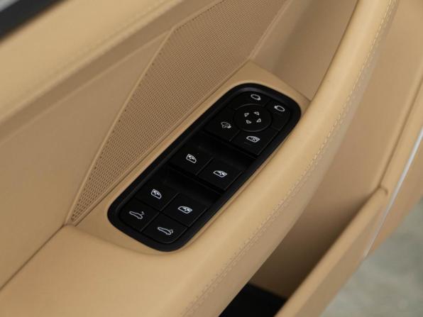 Porsche Panamera II Рестайлинг с пробегом 2022 года, цена 12 256 900 рублей, 12617 км, лифтбек, Автокод Объявления