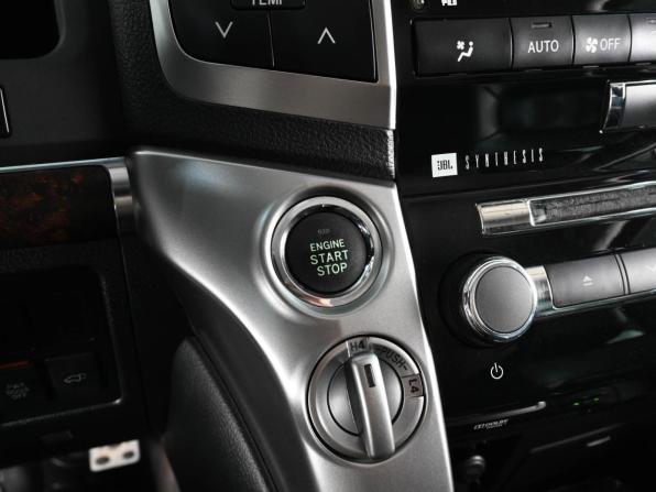 Toyota Land Cruiser 200 Series Рестайлинг 1 с пробегом 2013 года, цена 4 479 000 рублей, 139844 км, внедорожник, Автокод Объявления