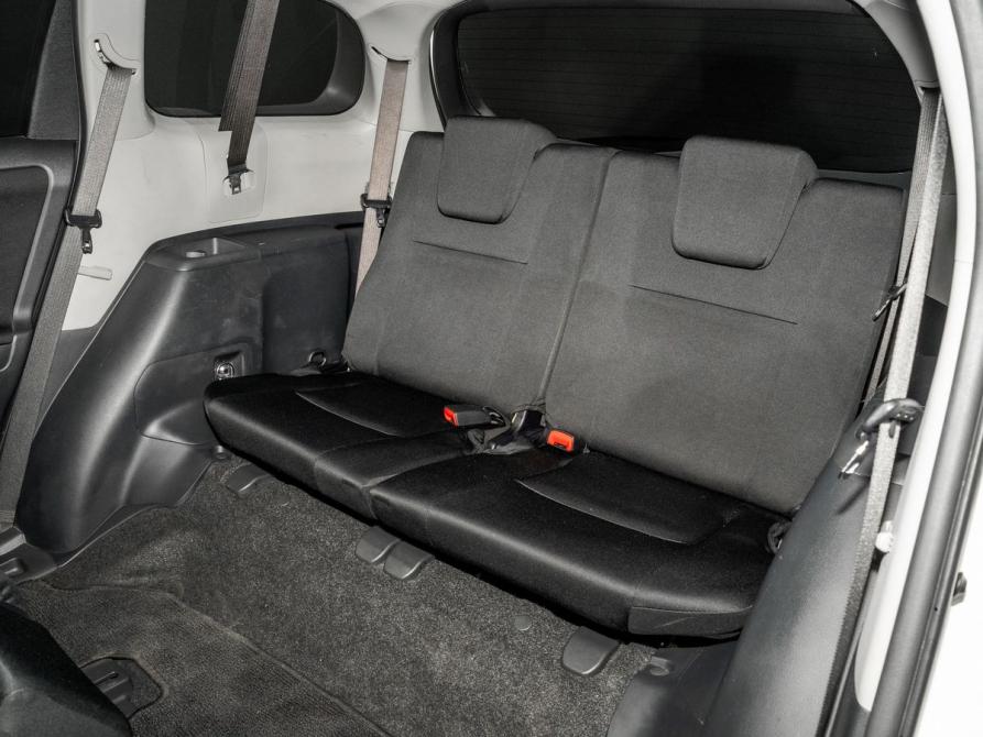 Toyota Wish II Рестайлинг Иркутск  - изображение 8
