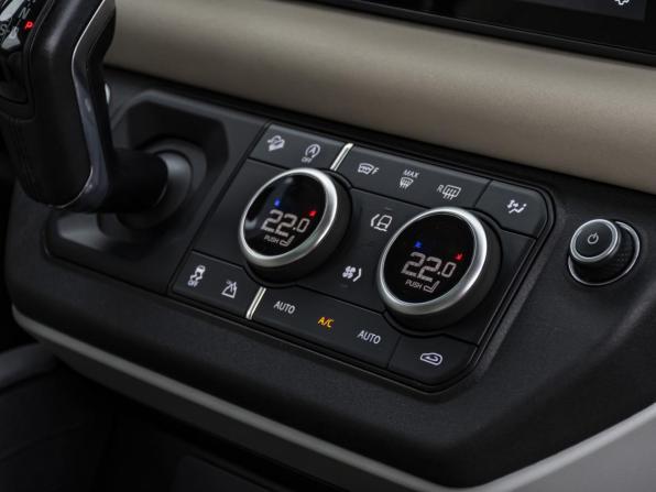 Land Rover Defender II с пробегом 2021 года, цена 7 298 000 рублей, 72000 км, внедорожник, Автокод Объявления