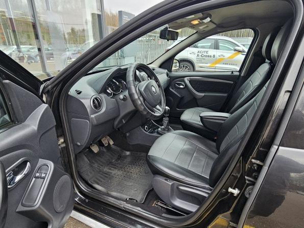 Renault Duster I Рестайлинг с пробегом 2015 года, цена 1 300 000 рублей, 127129 км, внедорожник, Автокод Объявления