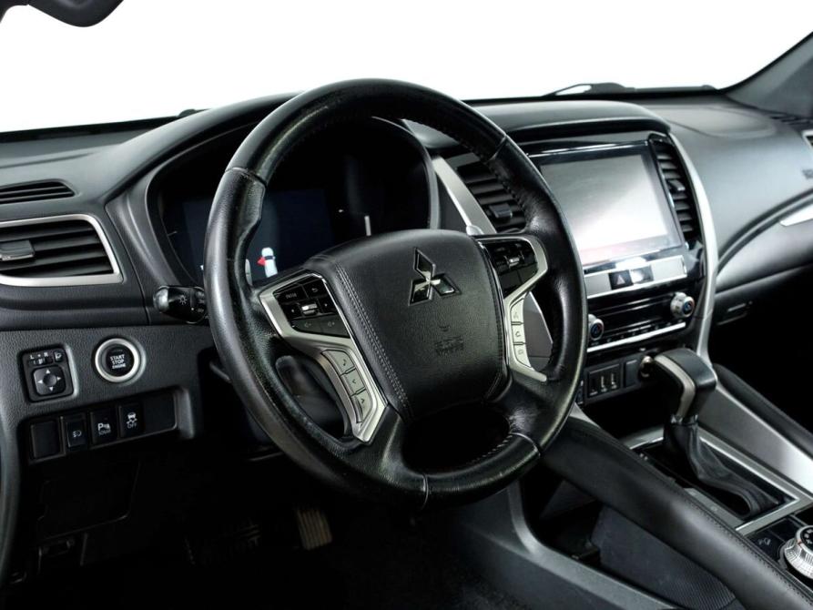 Mitsubishi Montero Sport III Рестайлинг Санкт-Петербург  - изображение 19