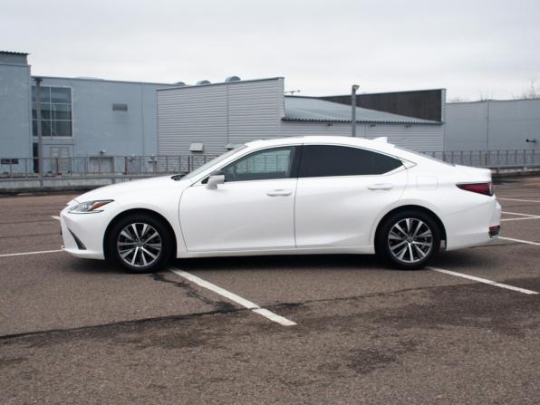 Lexus ES VII с пробегом 2018 года, цена 3 497 000 рублей, 121139 км, седан, Автокод Объявления