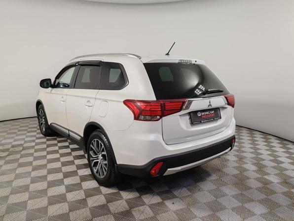 Mitsubishi Outlander III Рестайлинг 2 с пробегом 2016 года, цена 1 599 000 рублей, 176266 км, внедорожник, Автокод Объявления