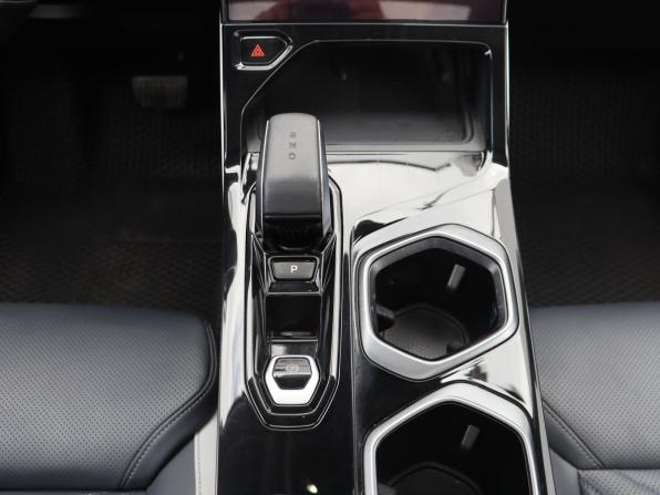 Geely Atlas II с пробегом 2024 года, цена 2 500 000 рублей, 56374 км, внедорожник, Автокод Объявления
