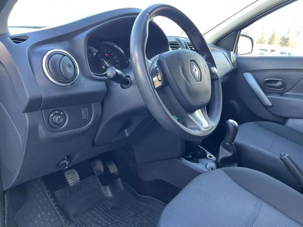 Renault Logan II с пробегом 2014 года, цена 600 000 рублей, 157000 км, седан, Автокод Объявления