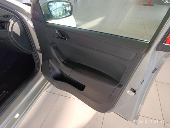 Skoda Rapid I с пробегом 2015 года, цена 950 000 рублей, 143659 км, лифтбек, Автокод Объявления