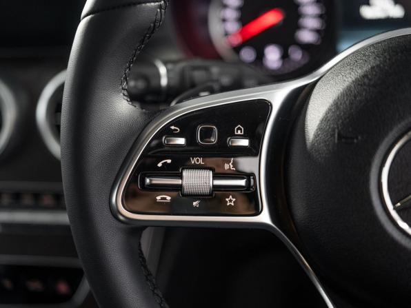 Mercedes-Benz C-Класс IV (W205) с пробегом 2018 года, цена 1 925 000 рублей, 52000 км, универсал, Автокод Объявления