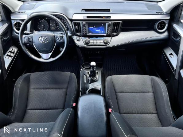 Toyota RAV4 IV (XA40) Рестайлинг с пробегом 2018 года, цена 2 420 000 рублей, 111400 км, внедорожник, Автокод Объявления