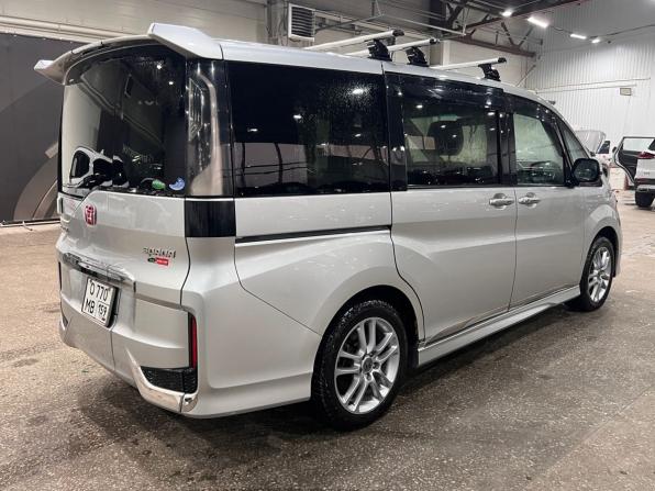 Honda Stepwgn V с пробегом 2015 года, цена 1 630 000 рублей, 251269 км, минивэн, Автокод Объявления