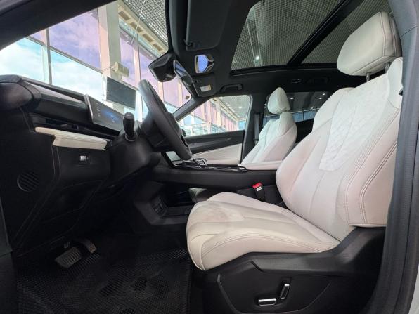 Geely Atlas II с пробегом 2023 года, цена 2 355 000 рублей, 36154 км, внедорожник, Автокод Объявления