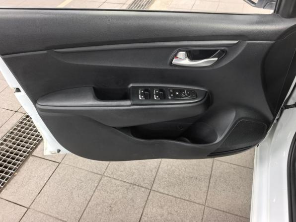 Kia Rio IV с пробегом 2018 года, цена 1 040 000 рублей, 107429 км, седан, Автокод Объявления