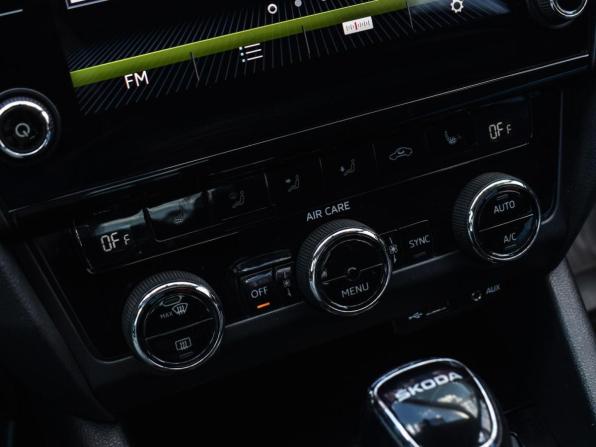 Skoda Octavia III (A7) Рестайлинг с пробегом 2017 года, цена 1 648 000 рублей, 162330 км, лифтбек, Автокод Объявления