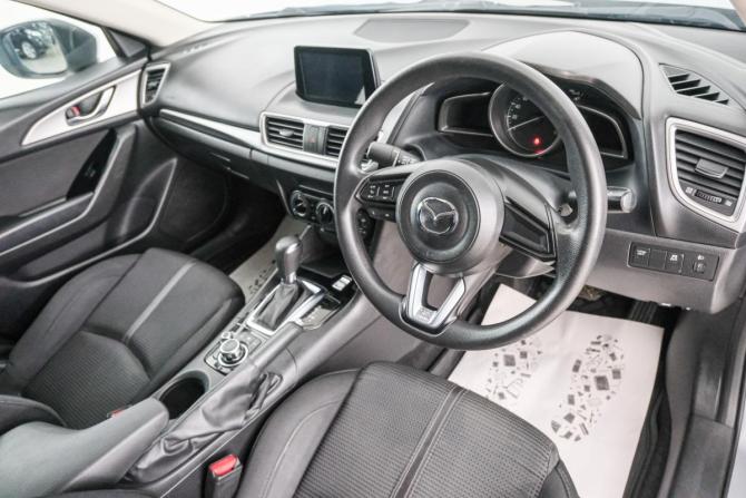 Mazda Axela III Рестайлинг с пробегом 2017 года, цена 1 329 000 рублей, 164040 км, седан, Автокод Объявления