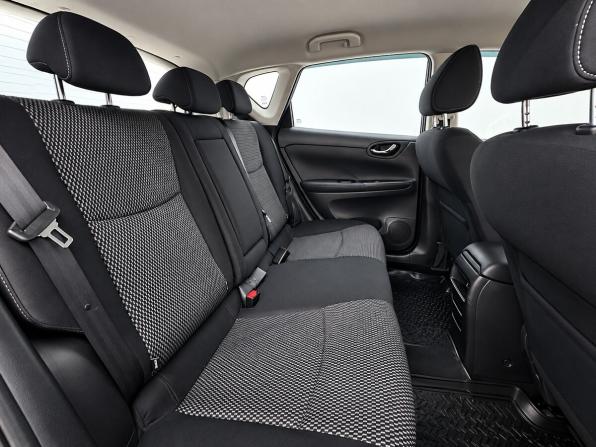 Nissan Tiida II с пробегом 2015 года, цена 1 050 000 рублей, 113428 км, хэтчбек, Автокод Объявления