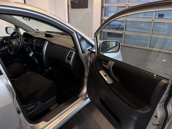 Suzuki Liana I Рестайлинг с пробегом 2005 года, цена 239 000 рублей, 193907 км, седан, Автокод Объявления