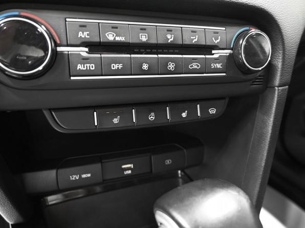 Kia Ceed III с пробегом 2021 года, цена 2 125 000 рублей, 68227 км, универсал, Автокод Объявления