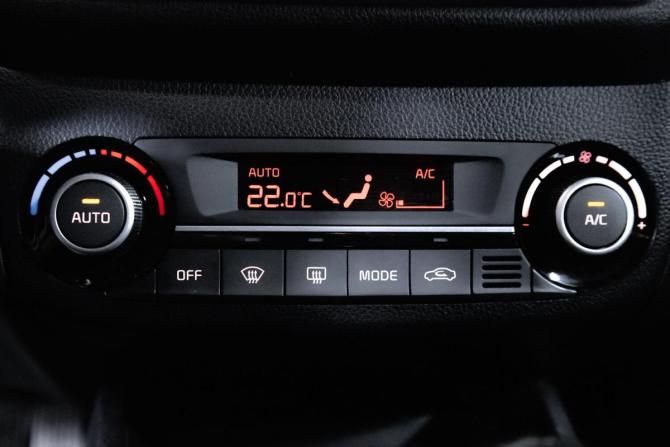Kia Rio III Рестайлинг с пробегом 2017 года, цена 1 230 000 рублей, 106958 км, седан, Автокод Объявления