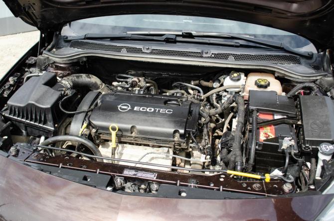 Opel Astra J Рестайлинг с пробегом 2013 года, цена 794 000 рублей, 155000 км, хэтчбек, Автокод Объявления