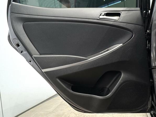 Hyundai Solaris I Рестайлинг с пробегом 2016 года, цена 845 000 рублей, 207961 км, хэтчбек, Автокод Объявления