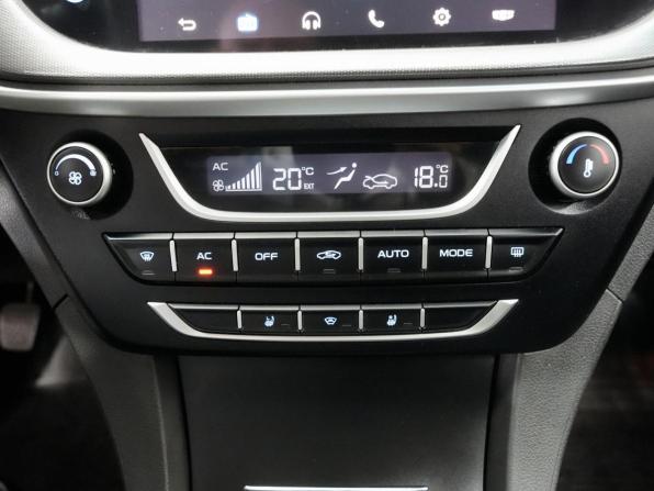 Geely Emgrand 7 I Рестайлинг с пробегом 2019 года, цена 1 050 000 рублей, 33500 км, седан, Автокод Объявления