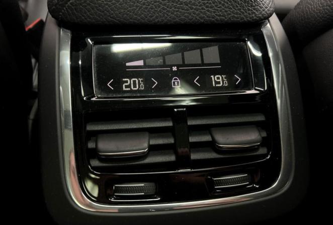 Volvo XC60 II с пробегом 2021 года, цена 3 050 000 рублей, 44385 км, внедорожник, Автокод Объявления