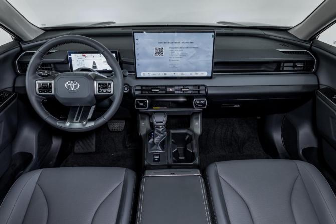 Toyota RAV4 VI (XA60) с пробегом 2026 года, цена 4 500 000 рублей, 14 км, внедорожник, Автокод Объявления