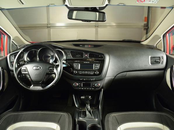 Kia Ceed II с пробегом 2014 года, цена 1 062 999 рублей, 186124 км, хэтчбек, Автокод Объявления