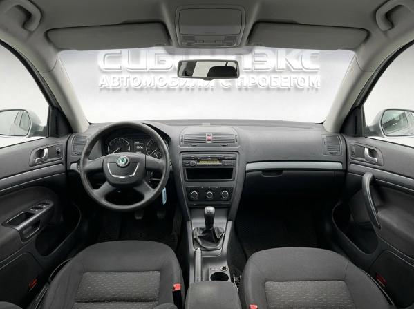 Skoda Octavia II (A5) Рестайлинг с пробегом 2010 года, цена 635 000 рублей, 160975 км, лифтбек, Автокод Объявления