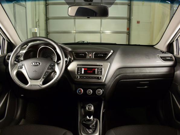Kia Rio III Рестайлинг с пробегом 2017 года, цена 935 999 рублей, 113779 км, седан, Автокод Объявления
