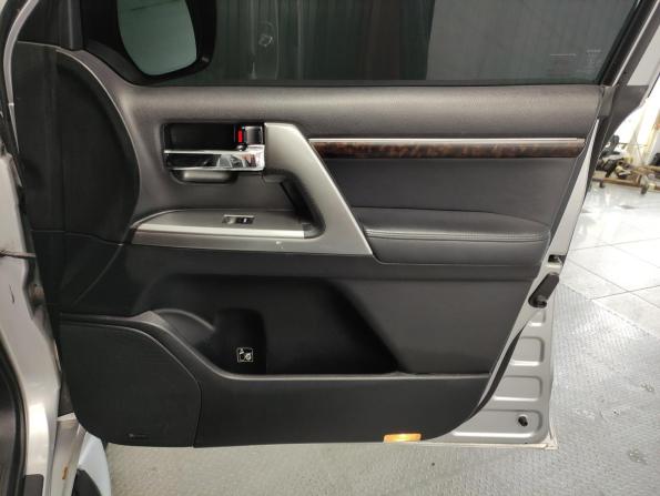 Toyota Land Cruiser 200 Series Рестайлинг 1 с пробегом 2013 года, цена 3 200 000 рублей, 240350 км, внедорожник, Автокод Объявления