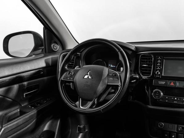 Mitsubishi Outlander III Рестайлинг 2 с пробегом 2017 года, цена 1 749 000 рублей, 153000 км, внедорожник, Автокод Объявления