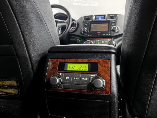 Toyota Highlander II (XU40) Рестайлинг с пробегом 2011 года, цена 1 999 000 рублей, 186179 км, внедорожник, Автокод Объявления