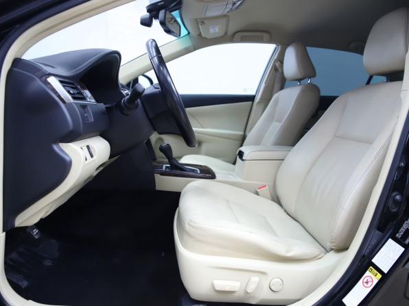 Toyota Camry VII (XV50) Рестайлинг с пробегом 2015 года, цена 1 950 000 рублей, 232953 км, седан, Автокод Объявления