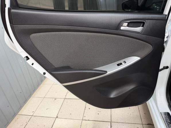 Hyundai Solaris I с пробегом 2014 года, цена 870 000 рублей, 183526 км, седан, Автокод Объявления