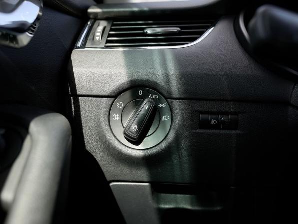 Skoda Octavia III (A7) с пробегом 2014 года, цена 715 000 рублей, 305278 км, лифтбек, Автокод Объявления