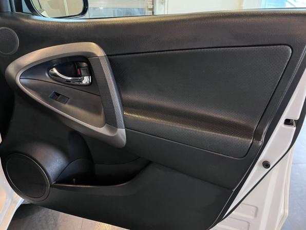 Toyota RAV4 III (XA30) Рестайлинг с пробегом 2010 года, цена 1 365 000 рублей, 181353 км, внедорожник, Автокод Объявления