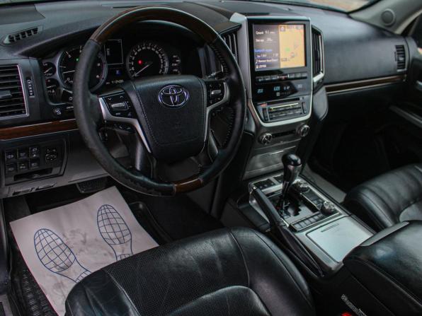 Toyota Land Cruiser 200 Series Рестайлинг 2 с пробегом 2018 года, цена 4 200 000 рублей, 413500 км, внедорожник, Автокод Объявления