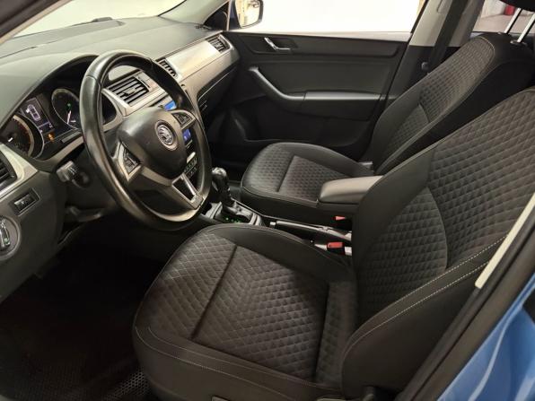 Skoda Rapid I с пробегом 2016 года, цена 1 080 000 рублей, 147719 км, лифтбек, Автокод Объявления