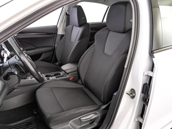 Skoda Octavia IV (A8) с пробегом 2021 года, цена 2 359 000 рублей, 69993 км, лифтбек, Автокод Объявления