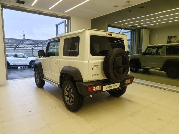 Suzuki Jimny IV с пробегом 2019 года, цена 1 900 000 рублей, 50000 км, внедорожник, Автокод Объявления
