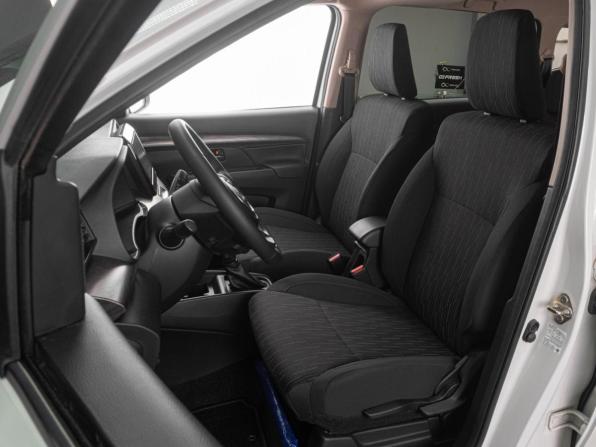 Suzuki Ertiga II с пробегом 2022 года, цена 2 600 000 рублей, 82 км, компактвэн, Автокод Объявления