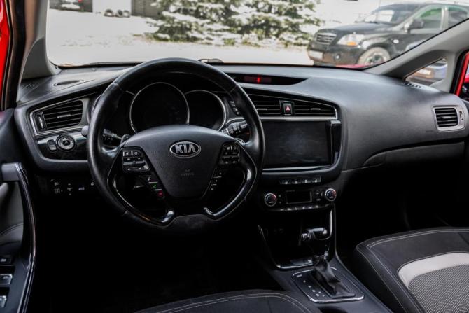 Kia Ceed II Рестайлинг с пробегом 2015 года, цена 1 049 000 рублей, 135000 км, универсал, Автокод Объявления