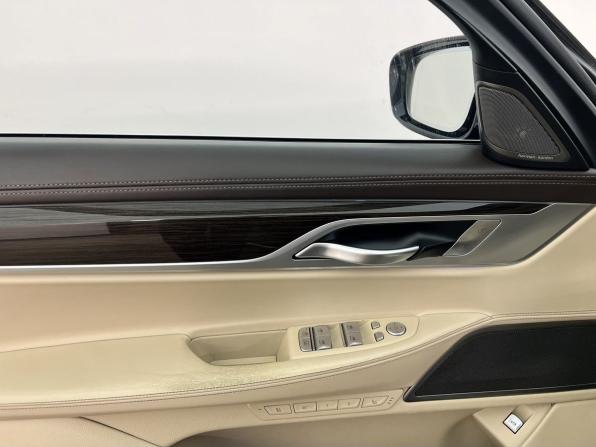 BMW 7 серии VI (G11/G12) Рестайлинг с пробегом 2019 года, цена 5 295 000 рублей, 165414 км, седан, Автокод Объявления
