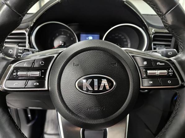 Kia Ceed III с пробегом 2021 года, цена 2 199 000 рублей, 23237 км, универсал, Автокод Объявления