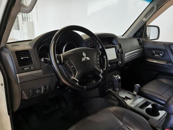 Mitsubishi Pajero IV Рестайлинг 1 с пробегом 2011 года, цена 1 809 150 рублей, 198216 км, внедорожник, Автокод Объявления